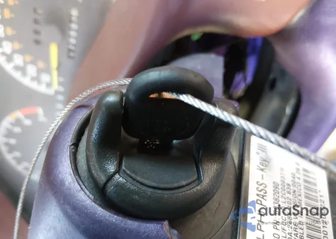 2000 Pontiac Grand Prix Gtp z USA, uszkodzony, nr VIN 1G2WR1218YF323995